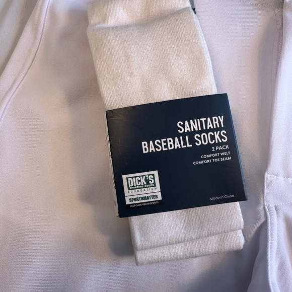 Easton White Baseball Pants- Medium - free baseball socks - Picture 8 of 9